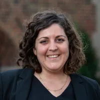 Danielle Kalil Headshot