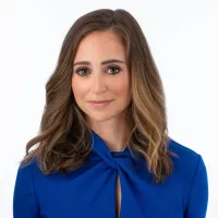 Roya Samarghandi Headshot